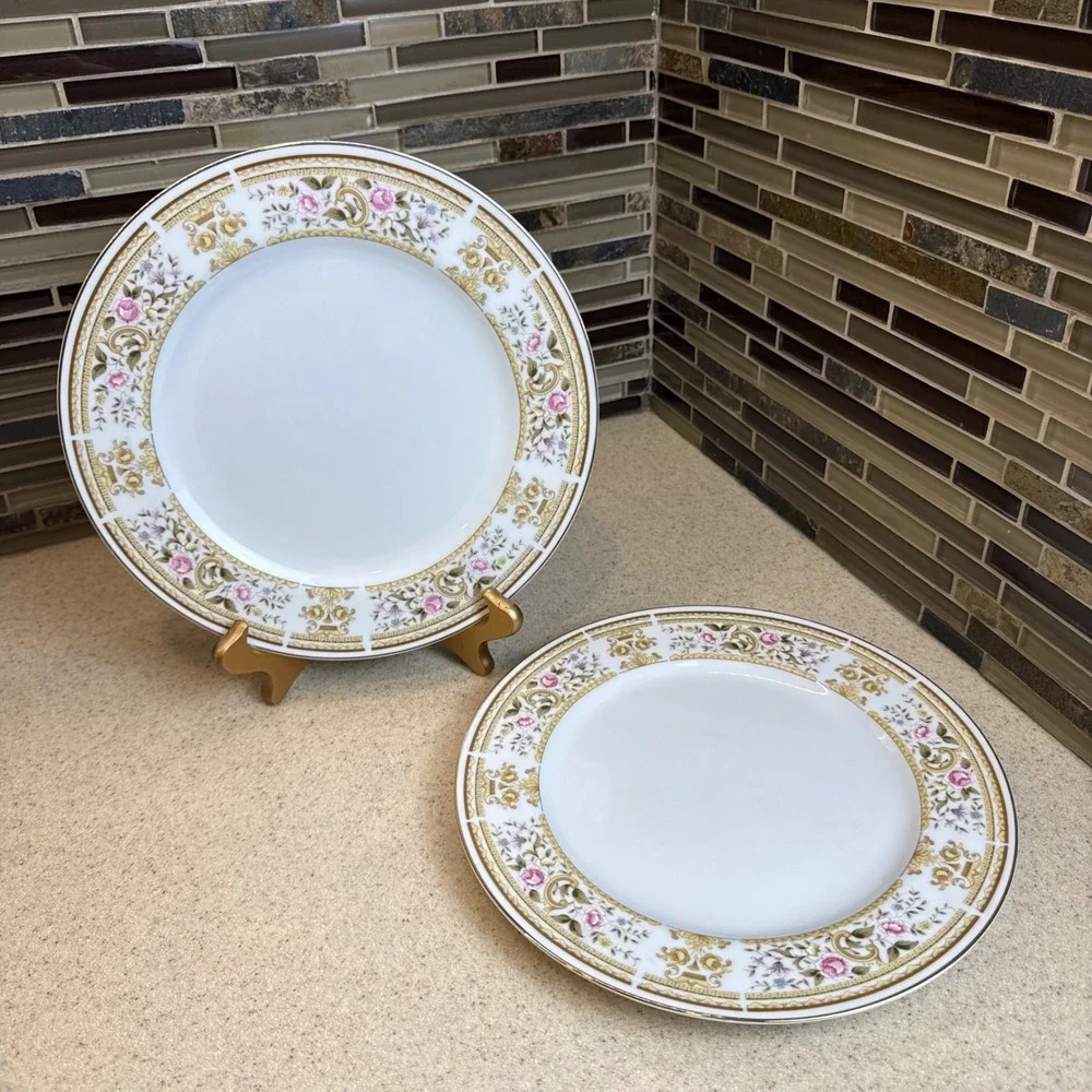 VTG Set of 2 Wallace Heritage Daphne Fine Porcelain China Plates Roses Gold Rim